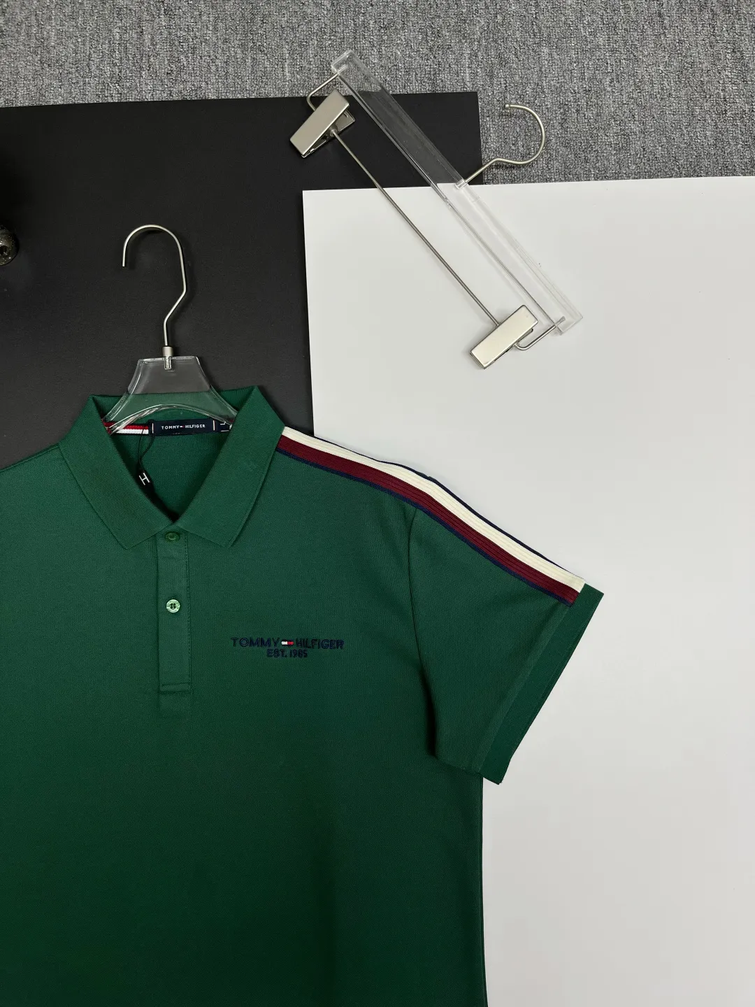 TOMMY New Arrival Polo Same Style 210 ， Factory New Arrival Versatile : Black White Gray Blue Green Size：M-3XL